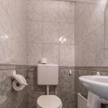 Apartment Kek Hullam Apartman By Bltn
