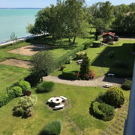 Kek Hullam Apartman By Bltn Apartment Siofok